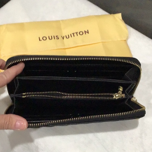 Black large wallet very good condition. Brand new never used 8 1/2 x 5” - Picture 2 of 5